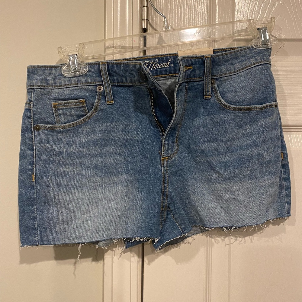 Universal thread shorts